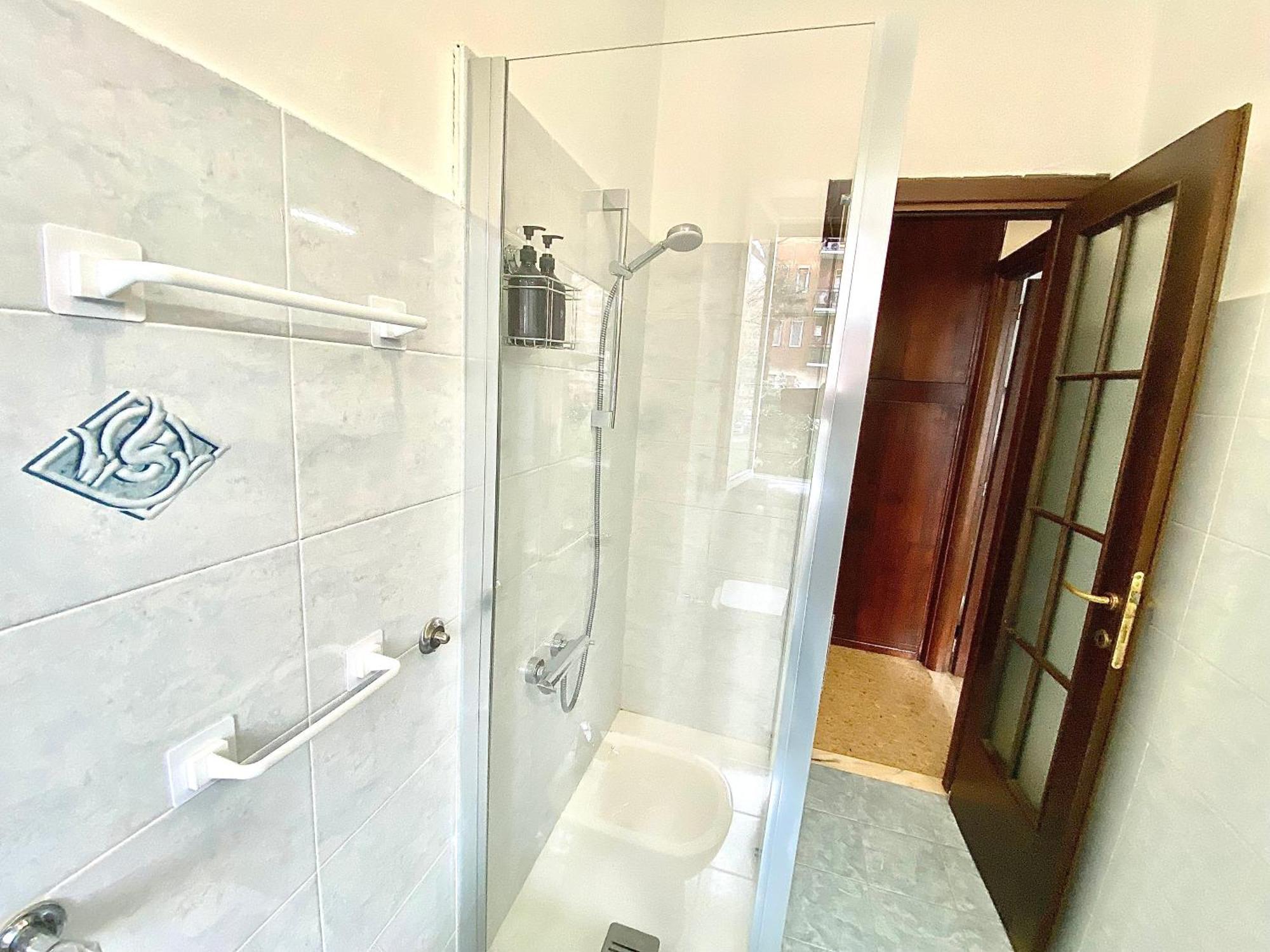 Appartement Navigli Style, Tra Metropolitana Famagosta, Comfort E Modernita Milaan