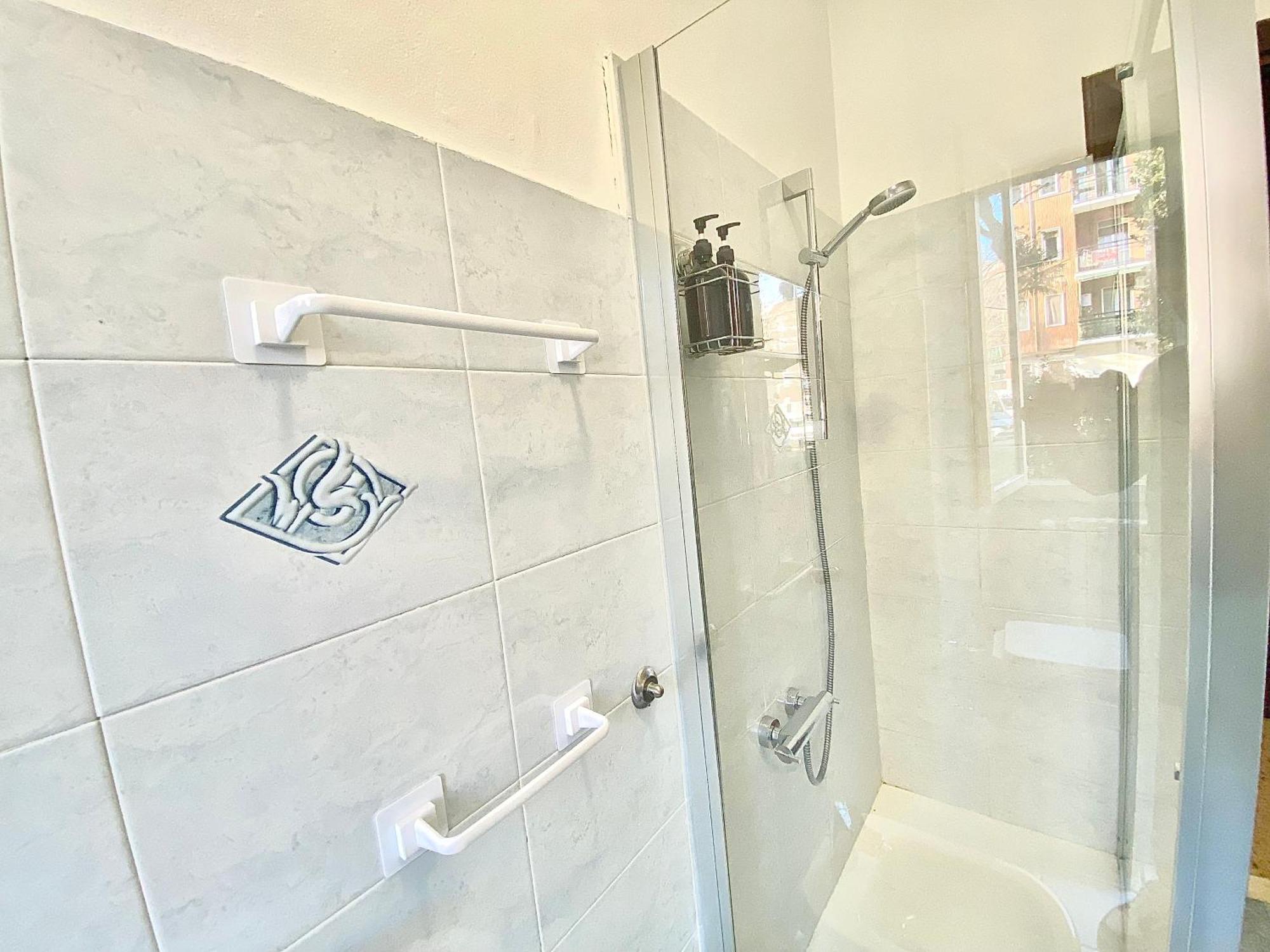 Appartement Navigli Style, Tra Metropolitana Famagosta, Comfort E Modernita *