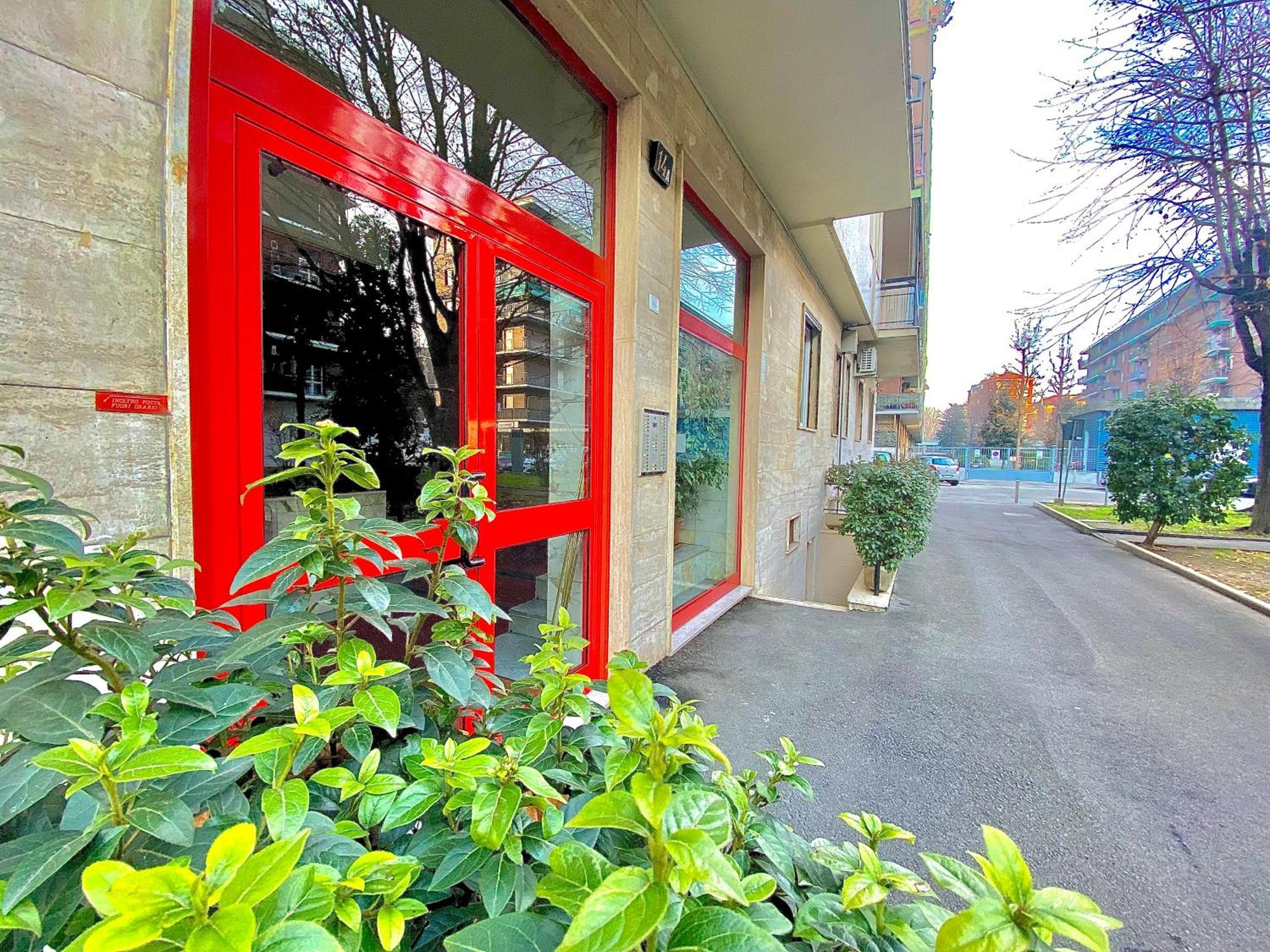 Appartement Navigli Style, Tra Metropolitana Famagosta, Comfort E Modernita *